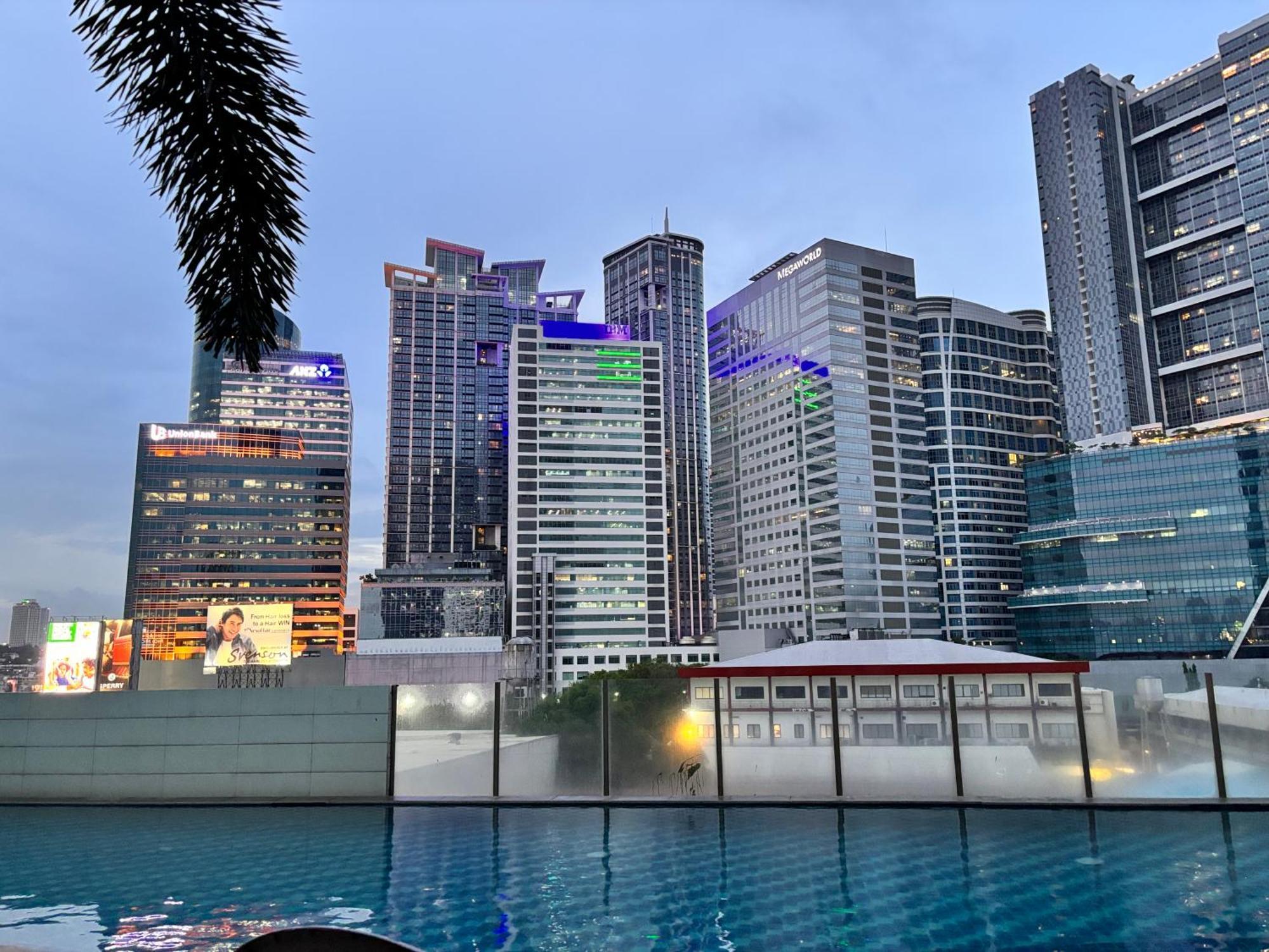La Amore Place Pasig City Buitenkant foto
