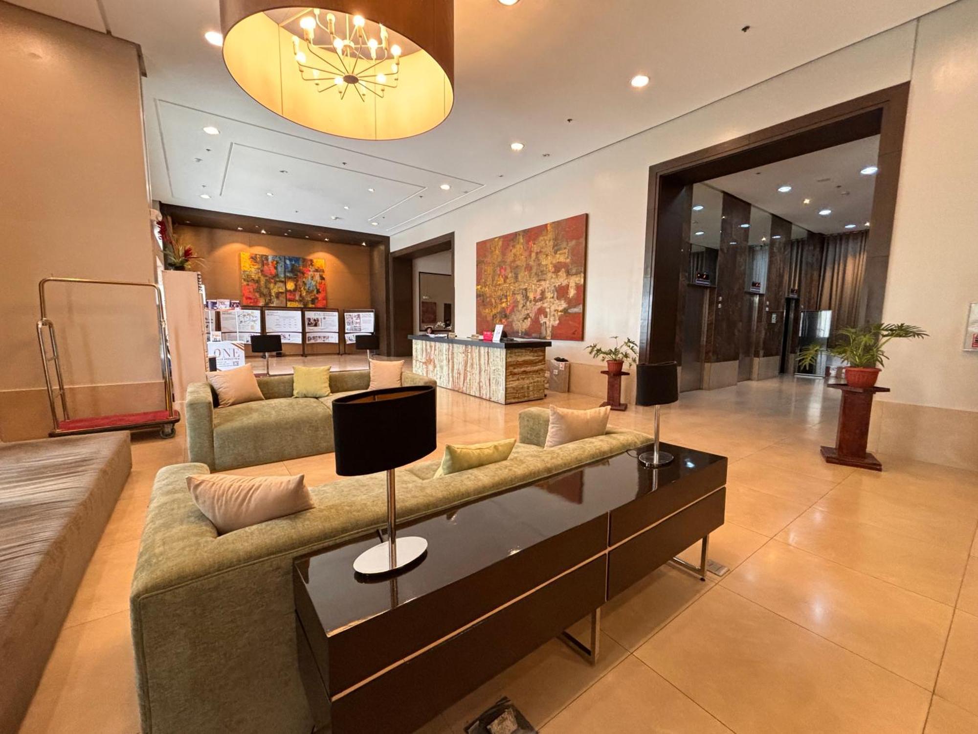 La Amore Place Pasig City Buitenkant foto